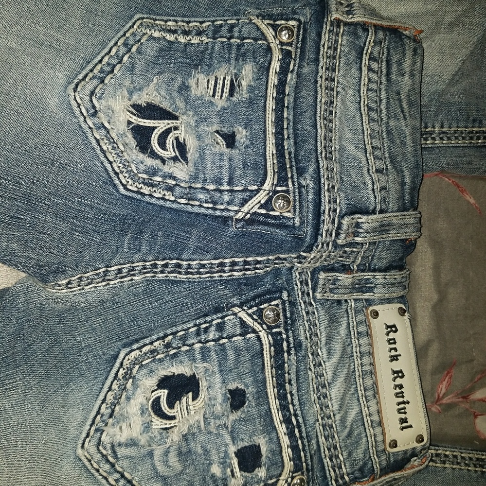 Size 24 Capri